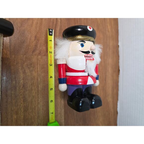 Wooden Nutcracker Christmas Soilder 6" - Picture 7 of 7